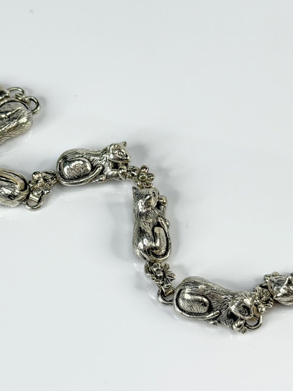 Carol Felley 1989 Sterling Silver Six Cat Floral Panel Link Bracelet 7.5 JR2151